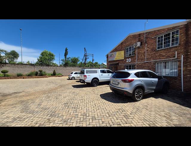 374M² FACTORY FOR SALE IN ANDERBOLT